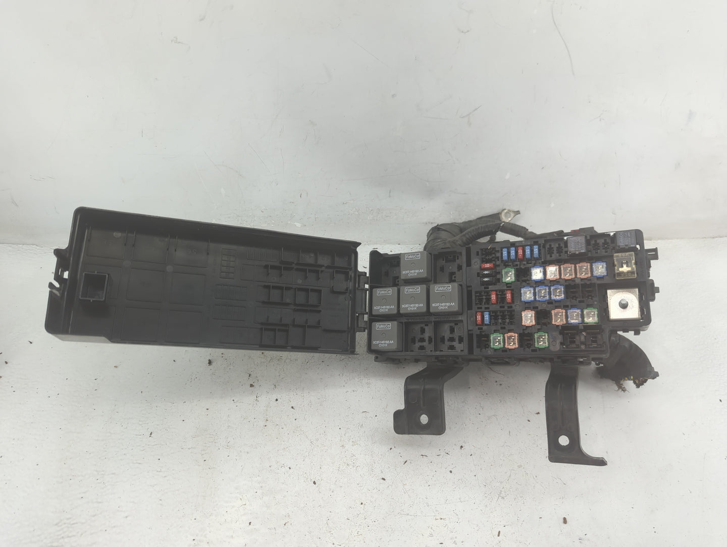 2011-2012 Lincoln Mkz Fusebox Fuse Box Panel Relay Module P/N:BH6T-14290-A Fits Fits 2010 2011 2012 OEM Used Auto Parts - Oe