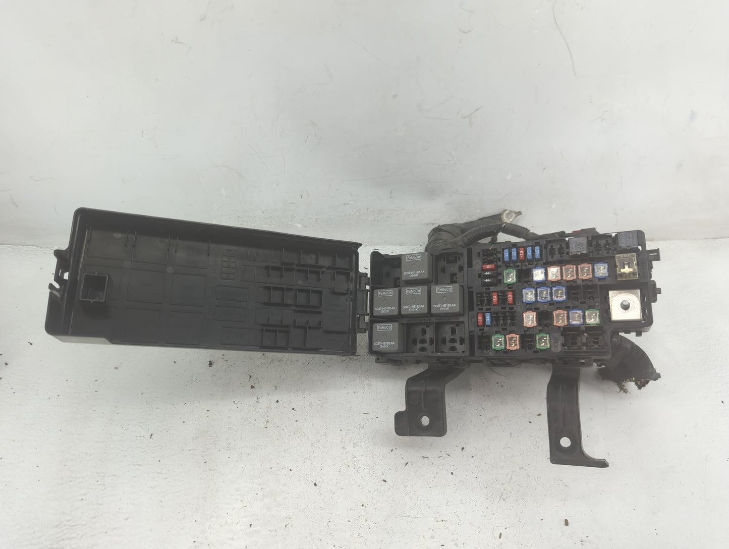 2011-2012 Lincoln Mkz Fusebox Fuse Box Panel Relay Module P/N:BH6T-14290-A Fits Fits 2010 2011 2012 OEM Used Auto Parts - Oe