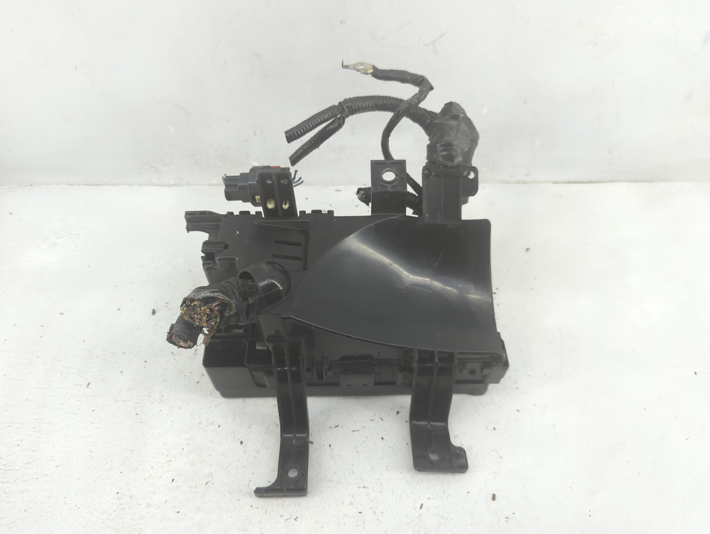 2011-2012 Lincoln Mkz Fusebox Fuse Box Panel Relay Module P/N:BH6T-14290-A Fits Fits 2010 2011 2012 OEM Used Auto Parts - Oe