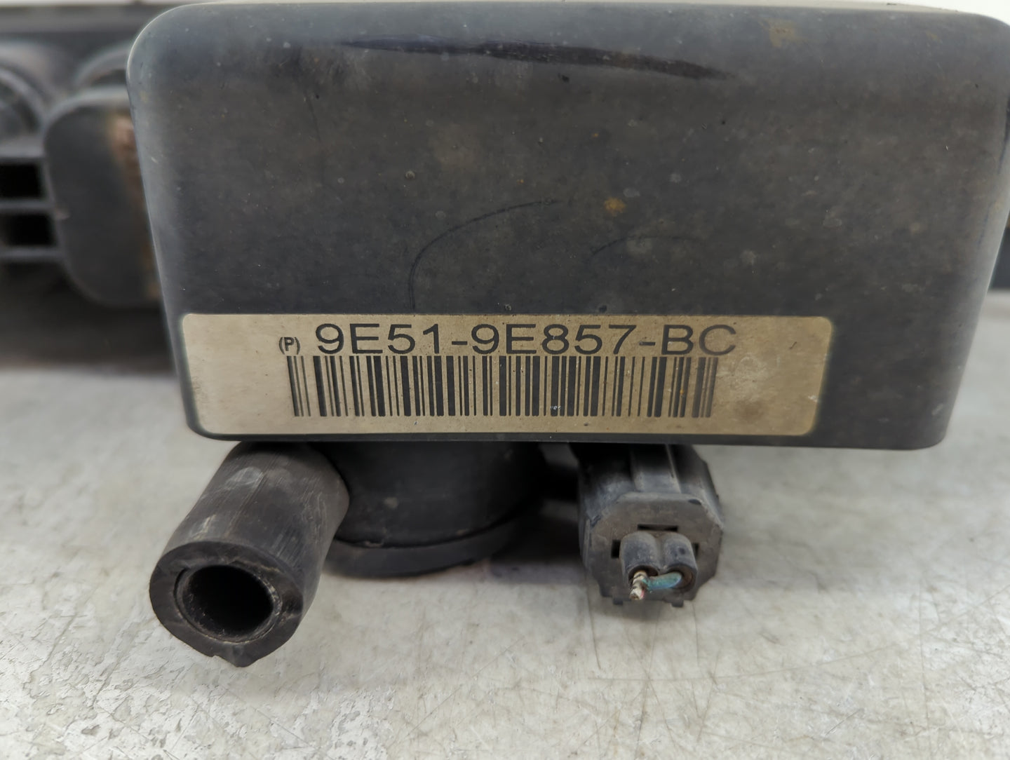 2012 Lincoln Mkz Fuel Vapor Charcoal Canister - Oemusedautoparts1.com