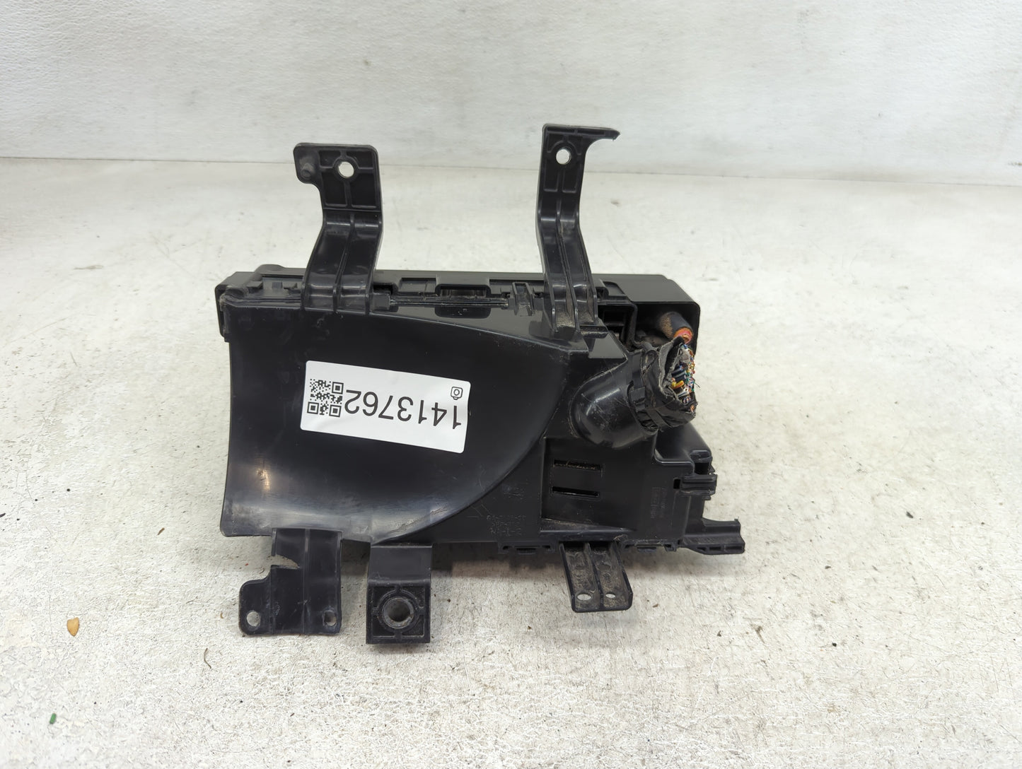 2011-2012 Lincoln Mkz Fusebox Fuse Box Panel Relay Module P/N:6E5T-14A003-AB Fits Fits 2010 2011 2012 OEM Used Auto Parts - 