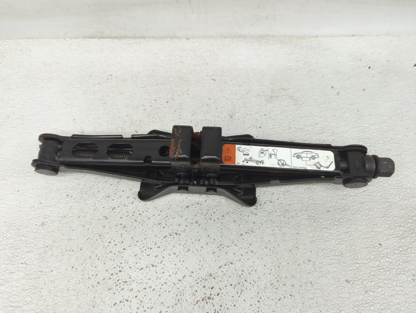 2012 Lincoln Mkz Spare Scissor Car Jack 1415650 - Oemusedautoparts1.com
