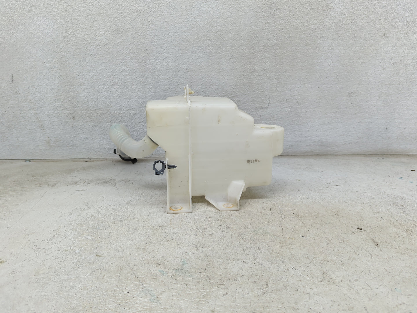 2011-2012 Lincoln Mkz Windshield Washer Fluid Reservoir Bottle Oem - Oemusedautoparts1.com