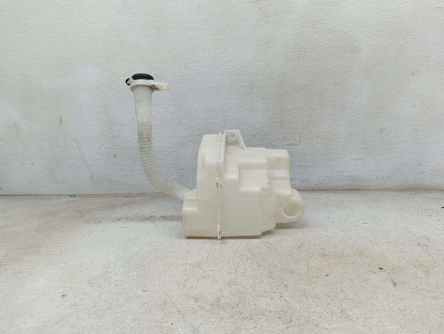 2011-2012 Lincoln Mkz Windshield Washer Fluid Reservoir Bottle Oem - Oemusedautoparts1.com