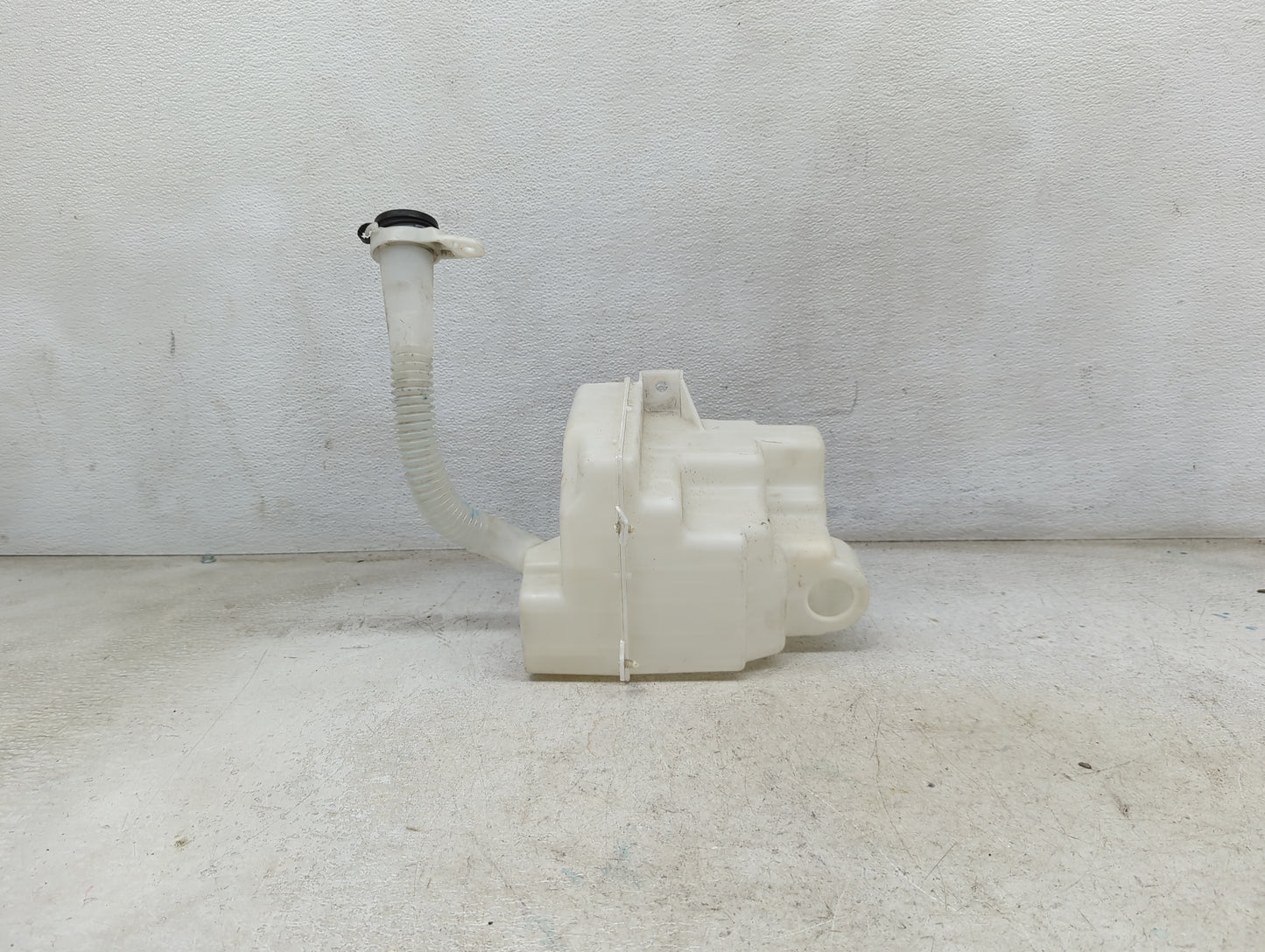 2011-2012 Lincoln Mkz Windshield Washer Fluid Reservoir Bottle Oem - Oemusedautoparts1.com