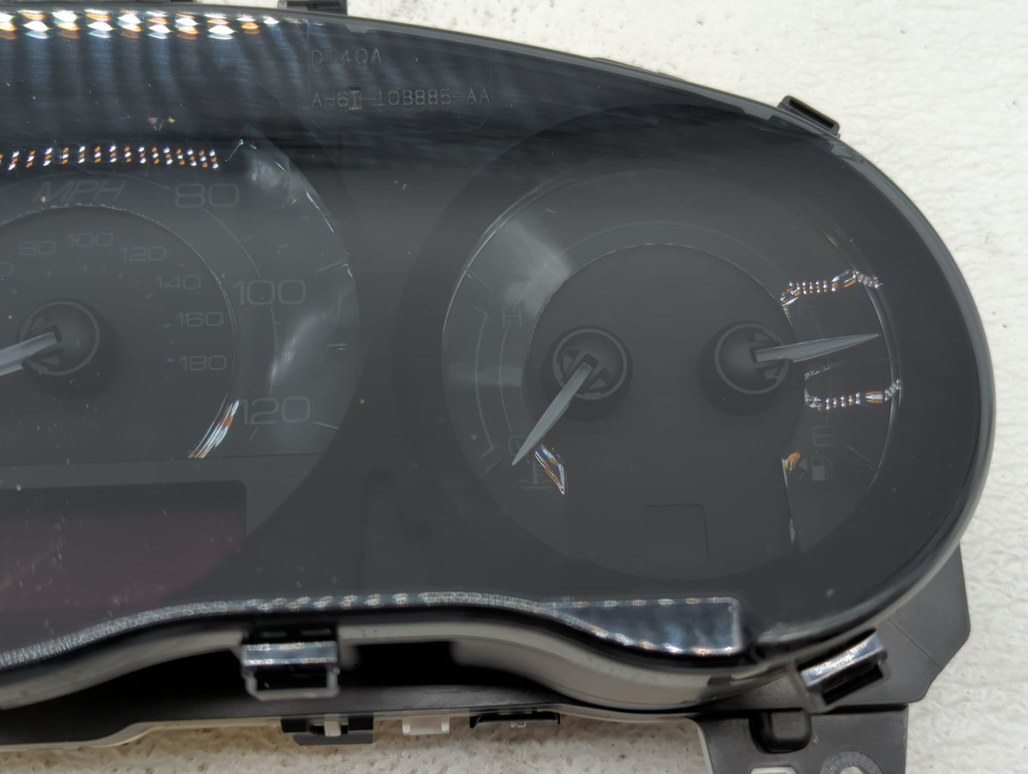2011-2012 Lincoln Mkz Instrument Cluster Speedometer Gauges P/N:BH6T-10849-AD Fits Fits 2011 2012 OEM Used Auto Parts - Oemu