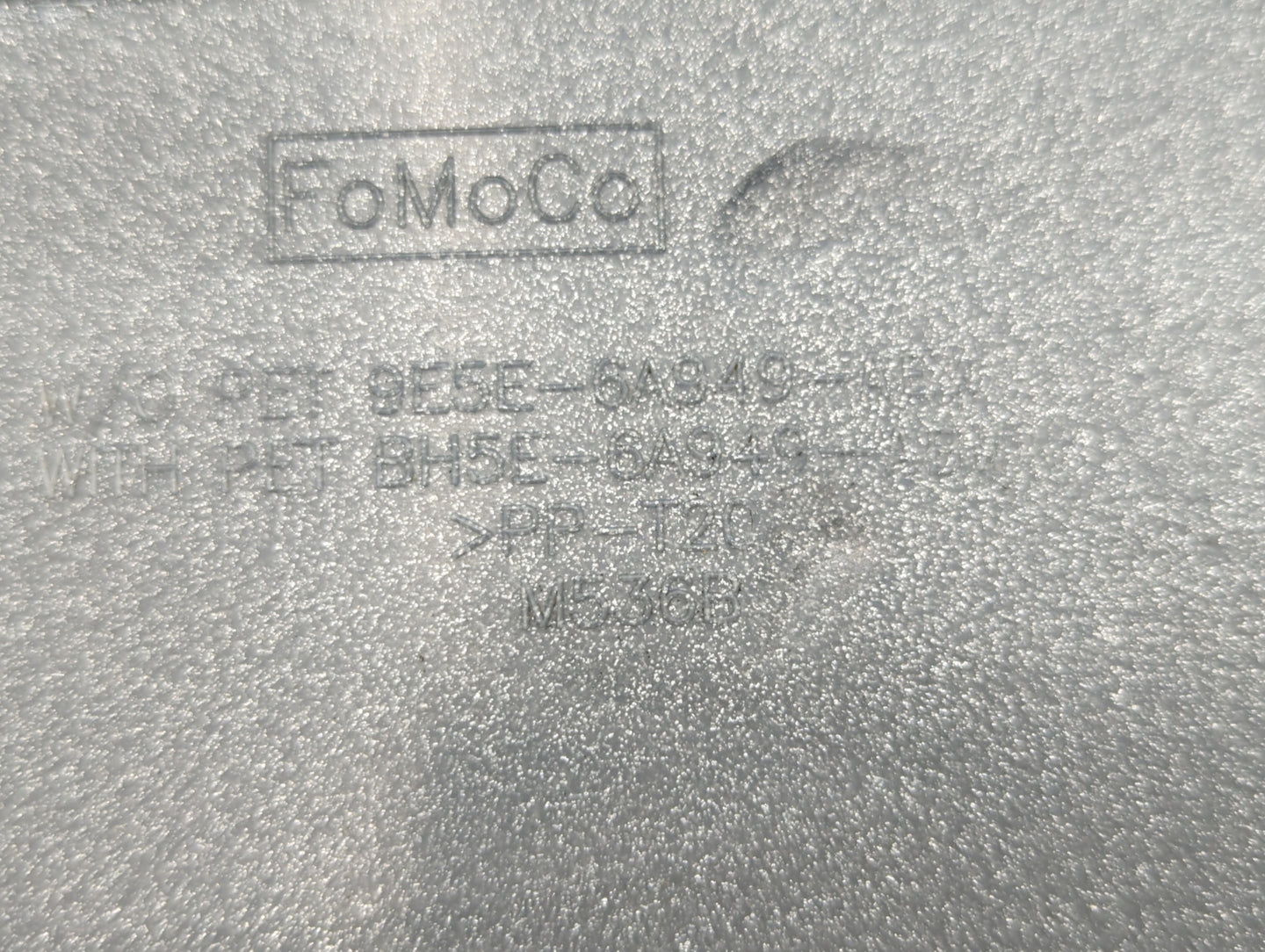 2012 Lincoln Mkz Engine Cover - Oemusedautoparts1.com