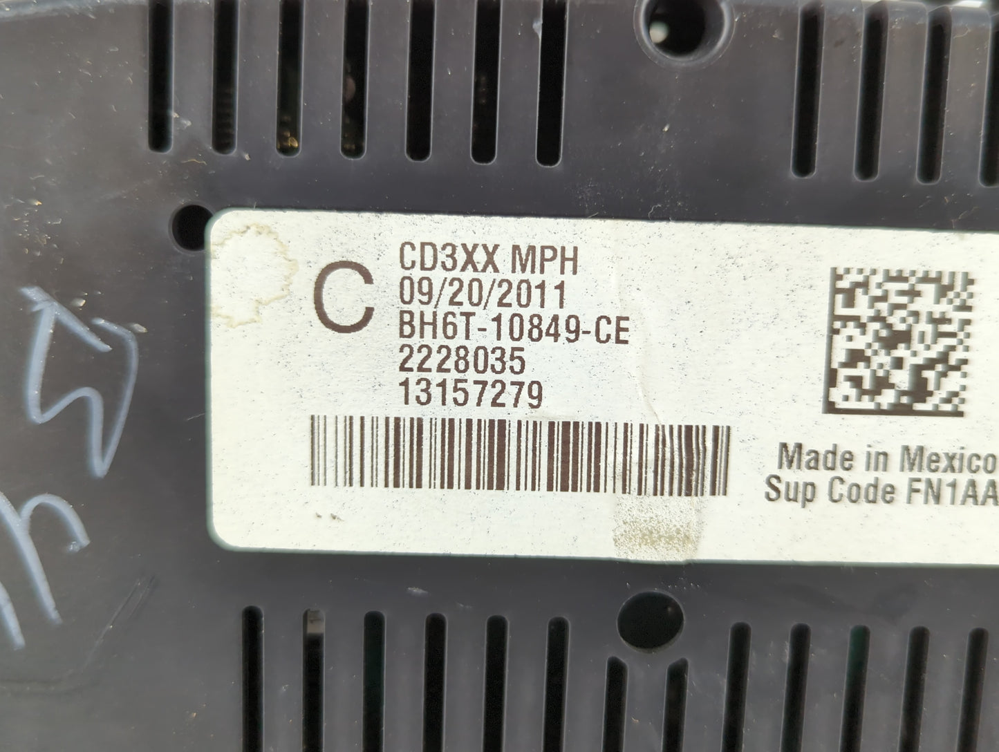2011-2012 Lincoln Mkz Instrument Cluster Speedometer Gauges P/N:2228035 BH6T-10849-CE Fits Fits 2011 2012 OEM Used Auto Part