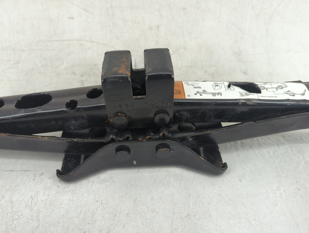 2012 Lincoln Mkz Spare Scissor Car Jack 822285 - Oemusedautoparts1.com