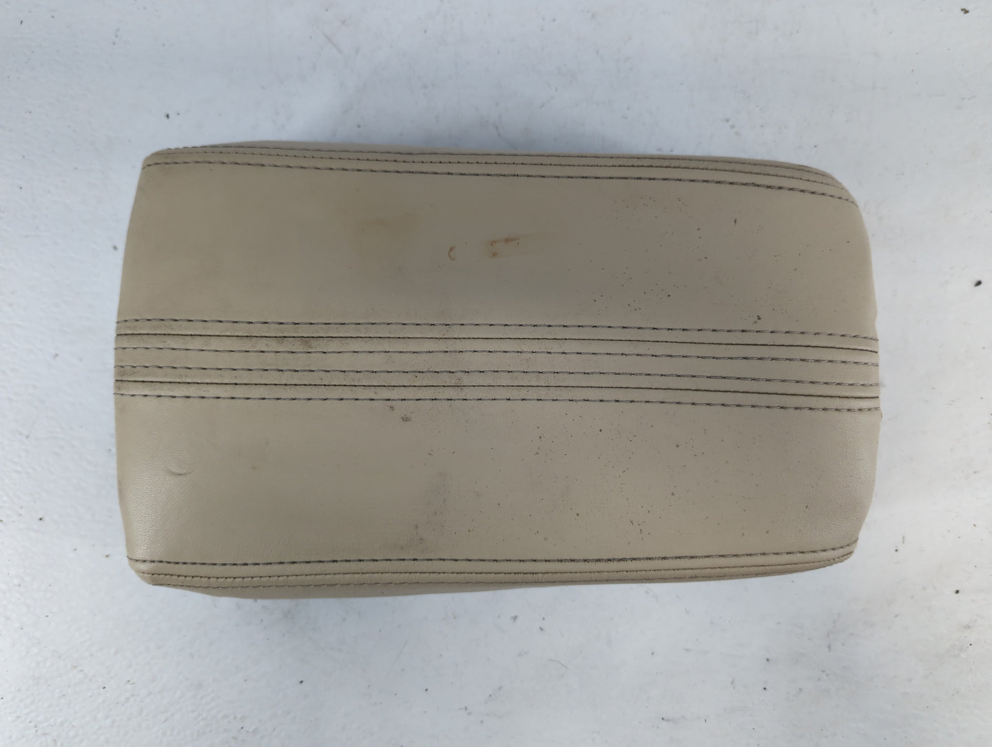 2010-2012 Lincoln Mkz Center Console Armrest Cover Lid Fits Fits 2010 2011 2012 OEM Used Auto Parts - Oemusedautoparts1.com