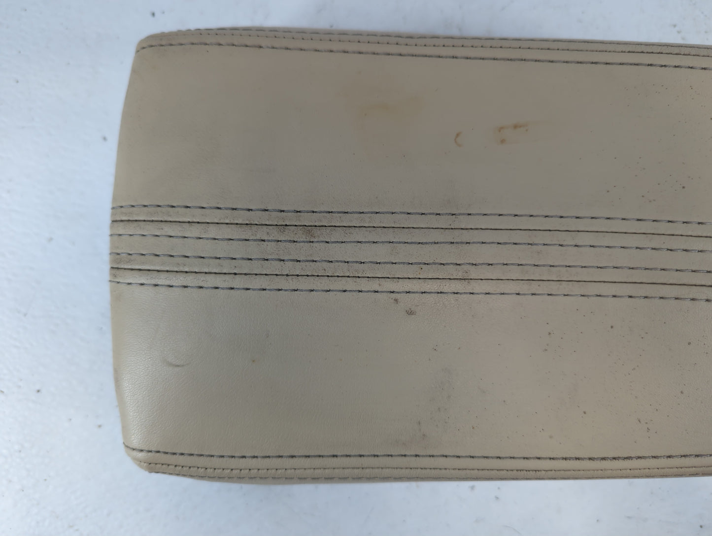 2010-2012 Lincoln Mkz Center Console Armrest Cover Lid Fits Fits 2010 2011 2012 OEM Used Auto Parts - Oemusedautoparts1.com