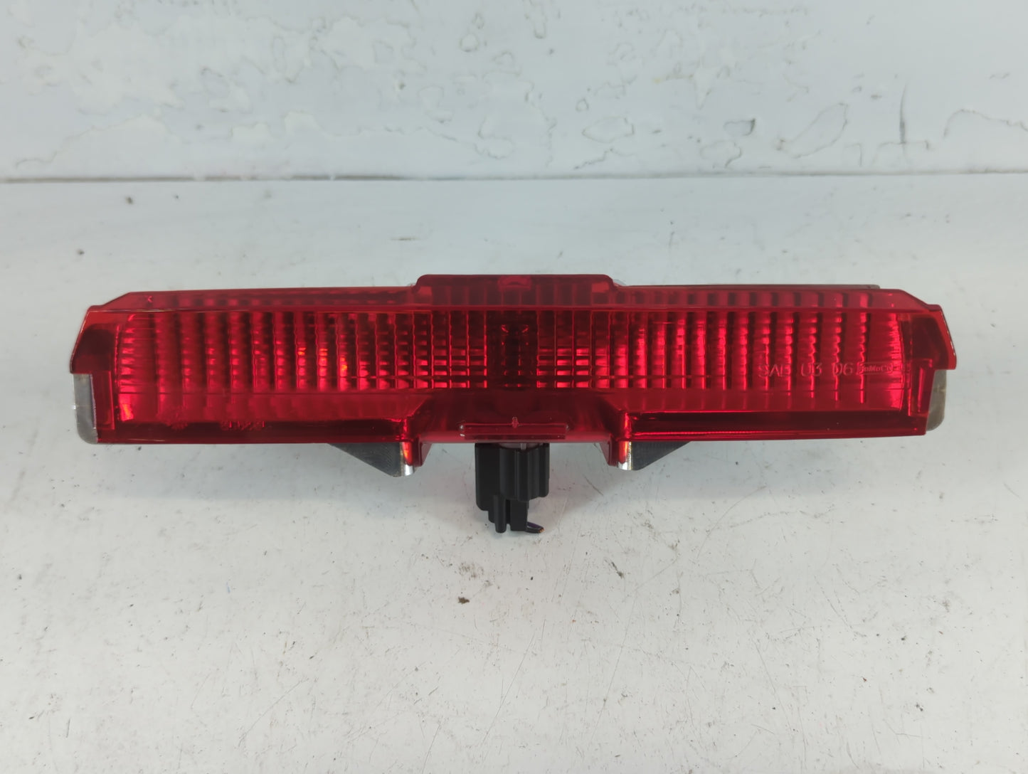 2012 Lincoln Mkz Third Brake Light Tail Light Fits OEM Used Auto Parts - Oemusedautoparts1.com