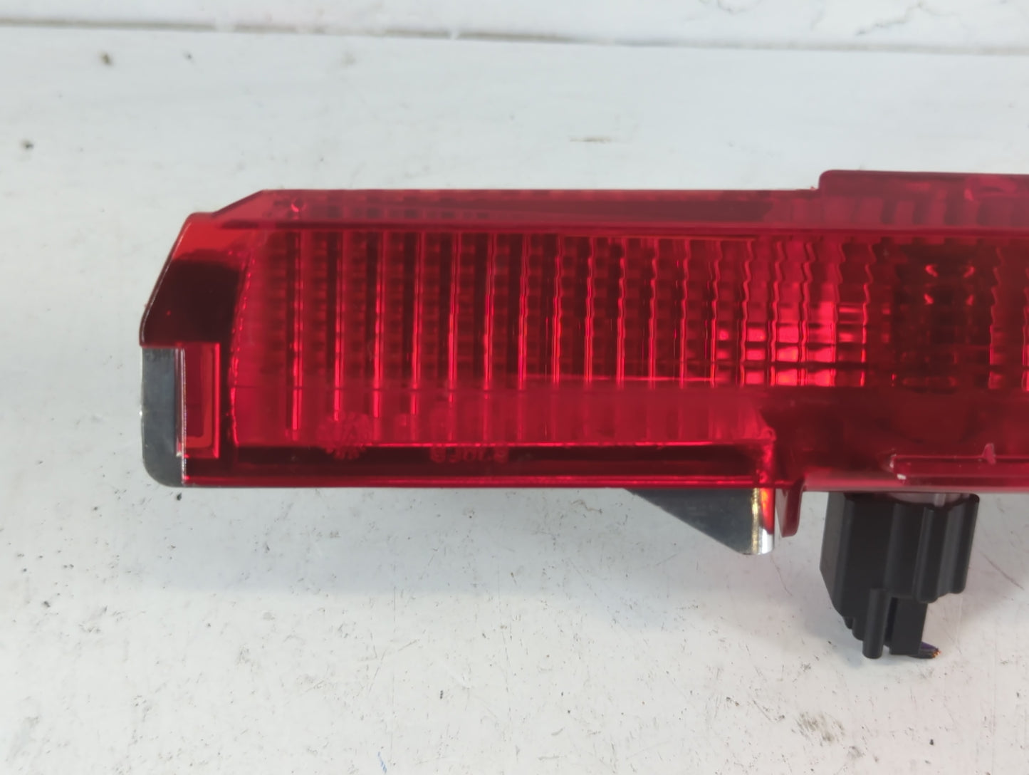 2012 Lincoln Mkz Third Brake Light Tail Light Fits OEM Used Auto Parts - Oemusedautoparts1.com