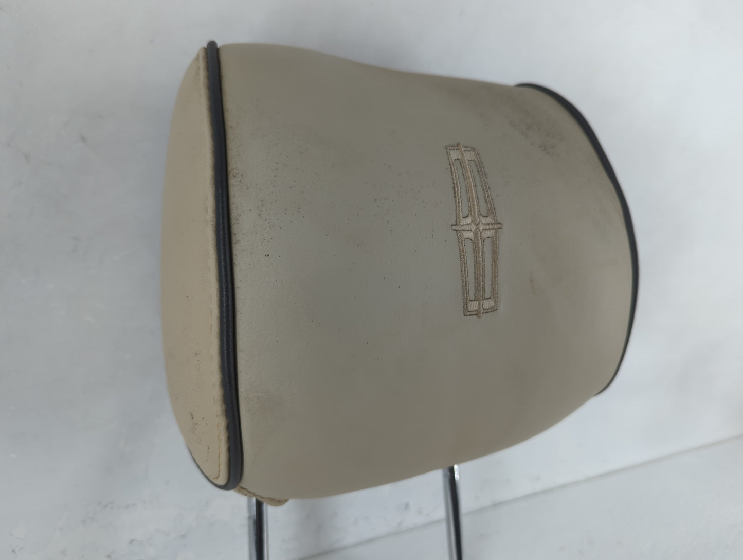 2011-2012 Lincoln Mkz Headrest Head Rest Front Driver Passenger Seat Fits Fits 2011 2012 OEM Used Auto Parts - Oemusedautopa