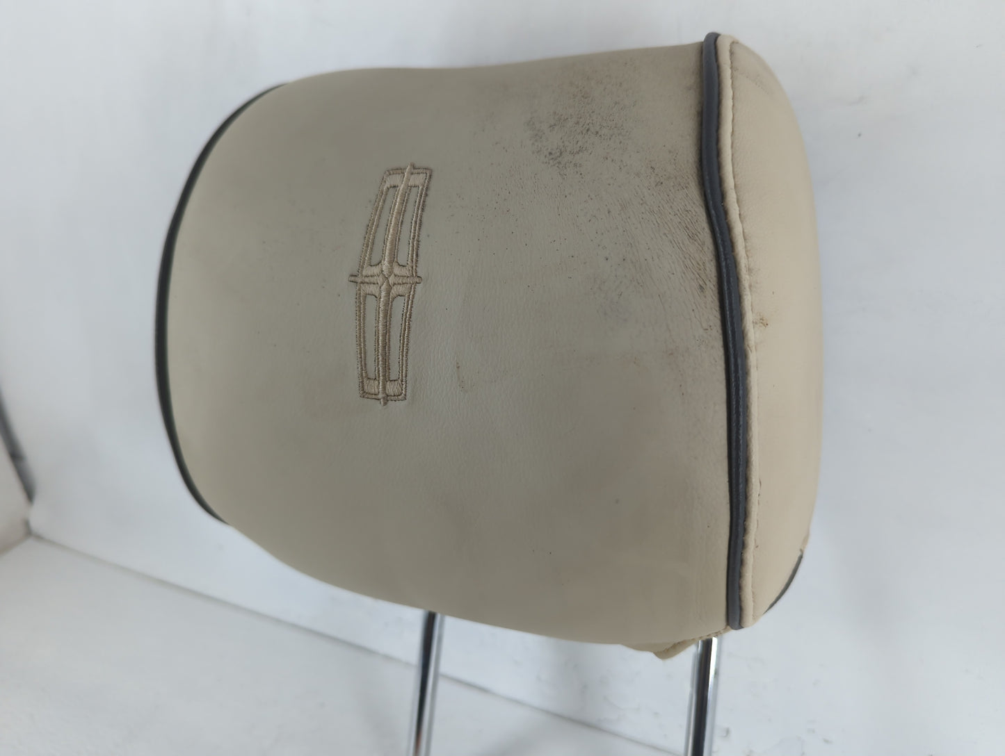 2011-2012 Lincoln Mkz Headrest Head Rest Front Driver Passenger Seat Fits Fits 2011 2012 OEM Used Auto Parts - Oemusedautopa