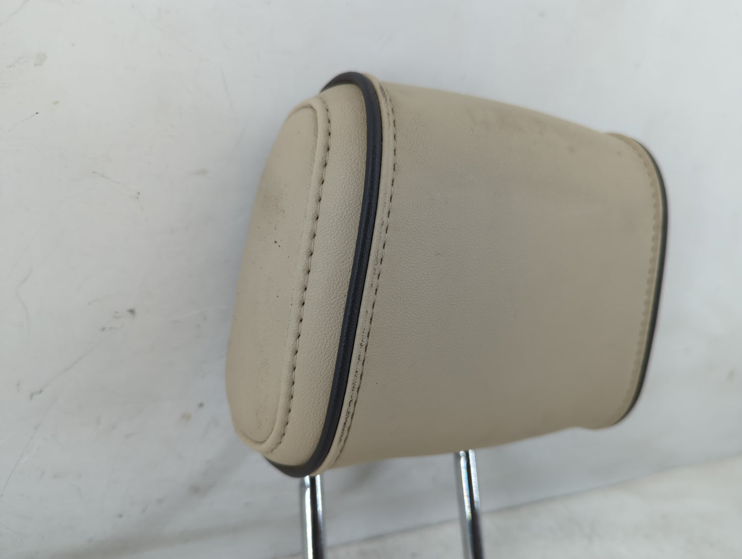 2011-2012 Lincoln Mkz Headrest Head Rest Rear Seat Fits Fits 2011 2012 OEM Used Auto Parts - Oemusedautoparts1.com