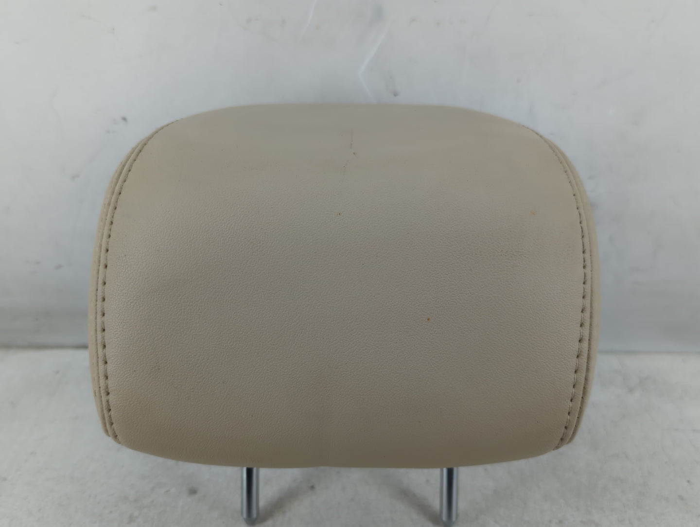 2011-2012 Lincoln Mkz Headrest Head Rest Rear Center Seat Fits Fits 2011 2012 OEM Used Auto Parts - Oemusedautoparts1.com