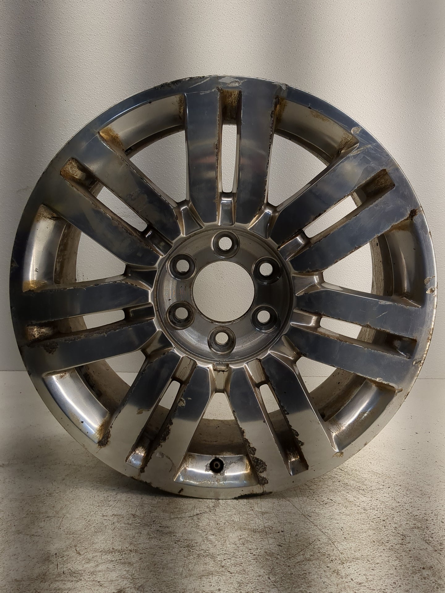 2011-2014 Lincoln Navigator Oem Wheel Rim 1252625 - Oemusedautoparts1.com
