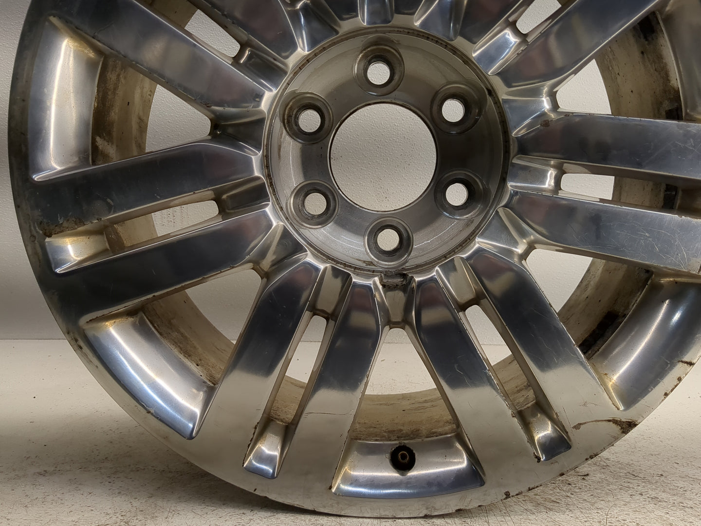 2011-2014 Lincoln Navigator Oem Wheel Rim 1252626 - Oemusedautoparts1.com