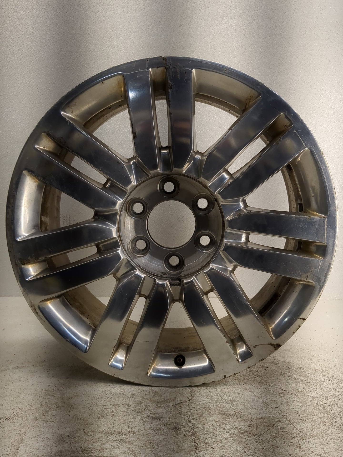 2011-2014 Lincoln Navigator Oem Wheel Rim 1252626 - Oemusedautoparts1.com