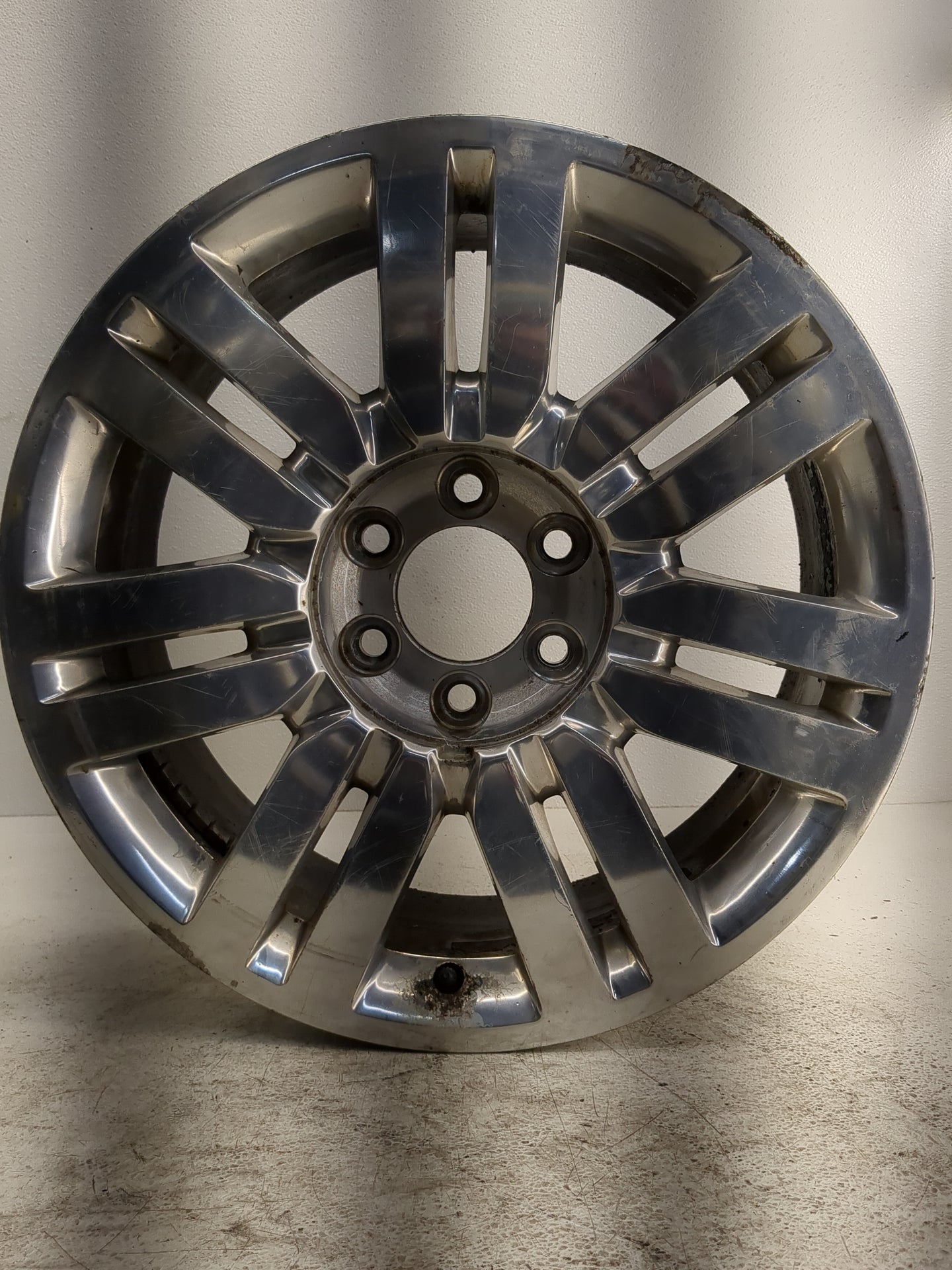 2011-2014 Lincoln Navigator Oem Wheel Rim 1252627 - Oemusedautoparts1.com