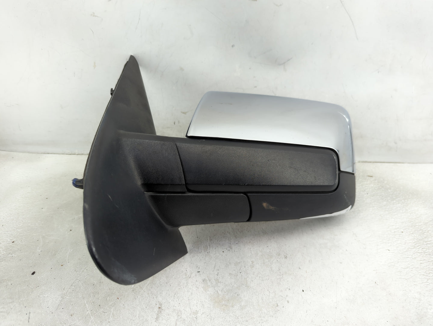 2012-2014 Lincoln Navigator Driver Side View Mirror - Left Door Mirror OEM Used - Oemusedautoparts1.com