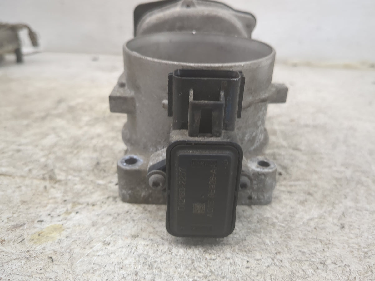 2011-2014 Lincoln Navigator Throttle Body P/N:8L3E-9F991-CA 12158 C1080 Fits Fits 2010 2011 2012 2013 2014 OEM Used Auto Par