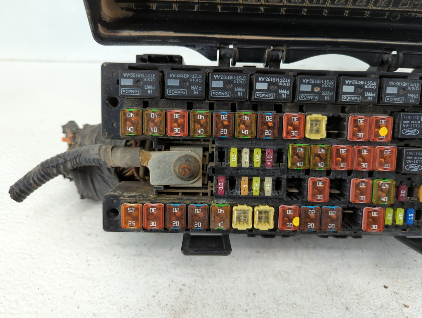 2012 Lincoln Navigator Fusebox Fuse Box Panel Relay Module P/N:9L1T-14A003-BA Fits OEM Used Auto Parts - Oemusedautoparts1.c