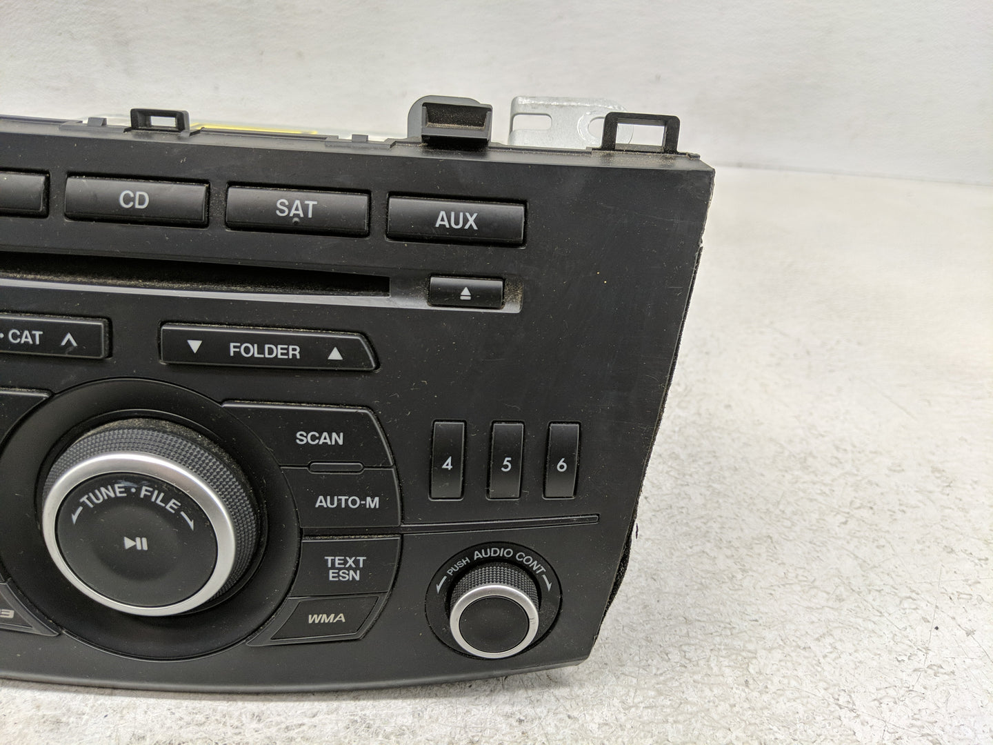 2012-2013 Mazda 3 Radio AM FM Cd Player Receiver Replacement P/N:8GV4 66 AR0 Fits Fits 2012 2013 OEM Used Auto Parts - Oemus