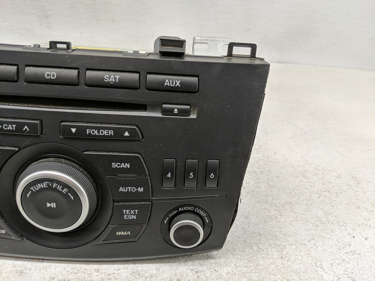 2012-2013 Mazda 3 Radio AM FM Cd Player Receiver Replacement P/N:8GV4 66 AR0 Fits Fits 2012 2013 OEM Used Auto Parts - Oemus