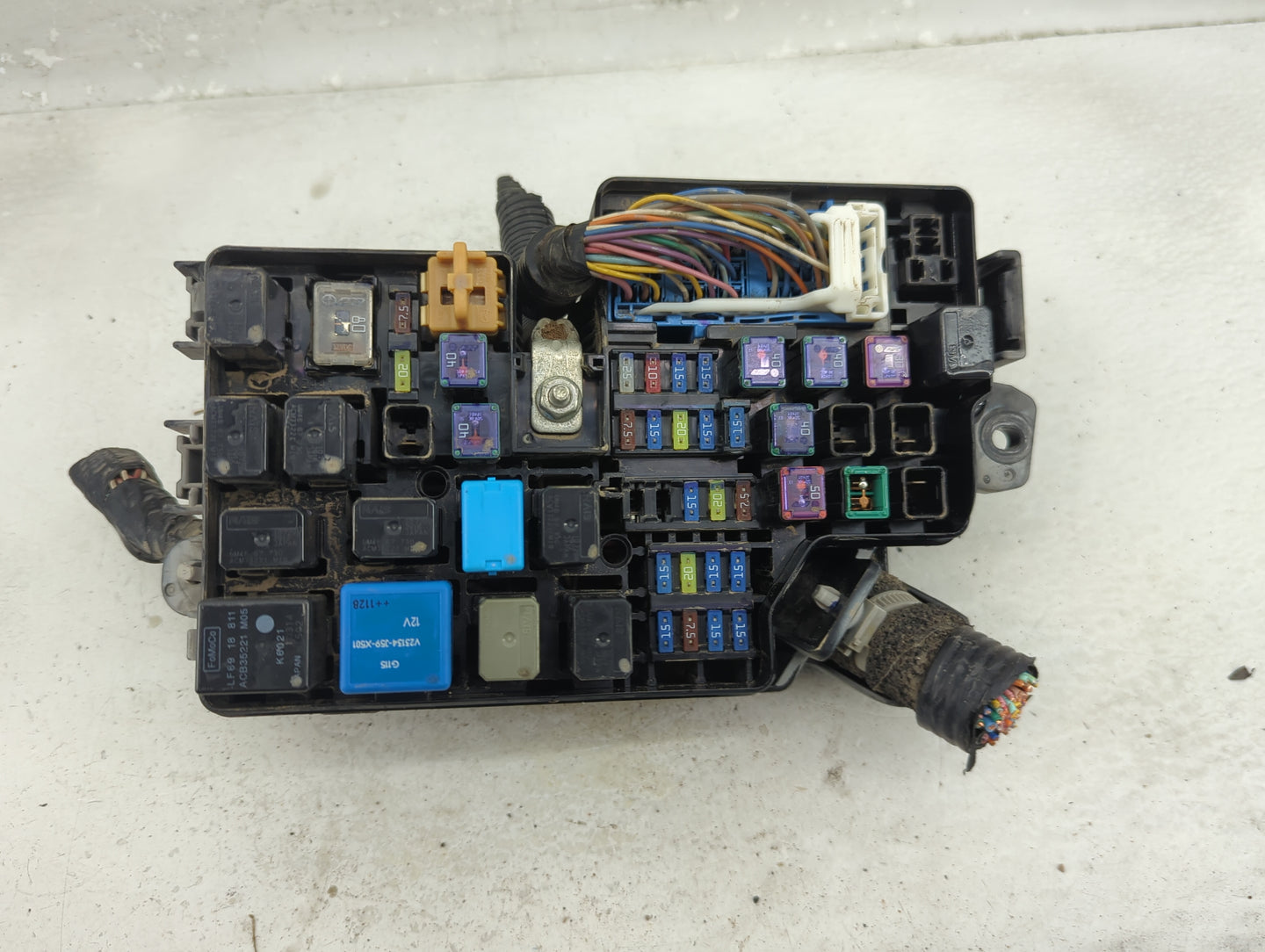 2012 Mazda 3 Fusebox Fuse Box Panel Relay Module P/N:BBM6-66761 Fits OEM Used Auto Parts - Oemusedautoparts1.com