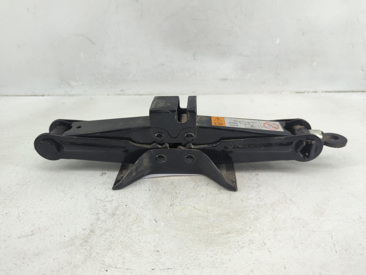 2012 Mazda 3 Spare Scissor Car Jack 1390177 - Oemusedautoparts1.com
