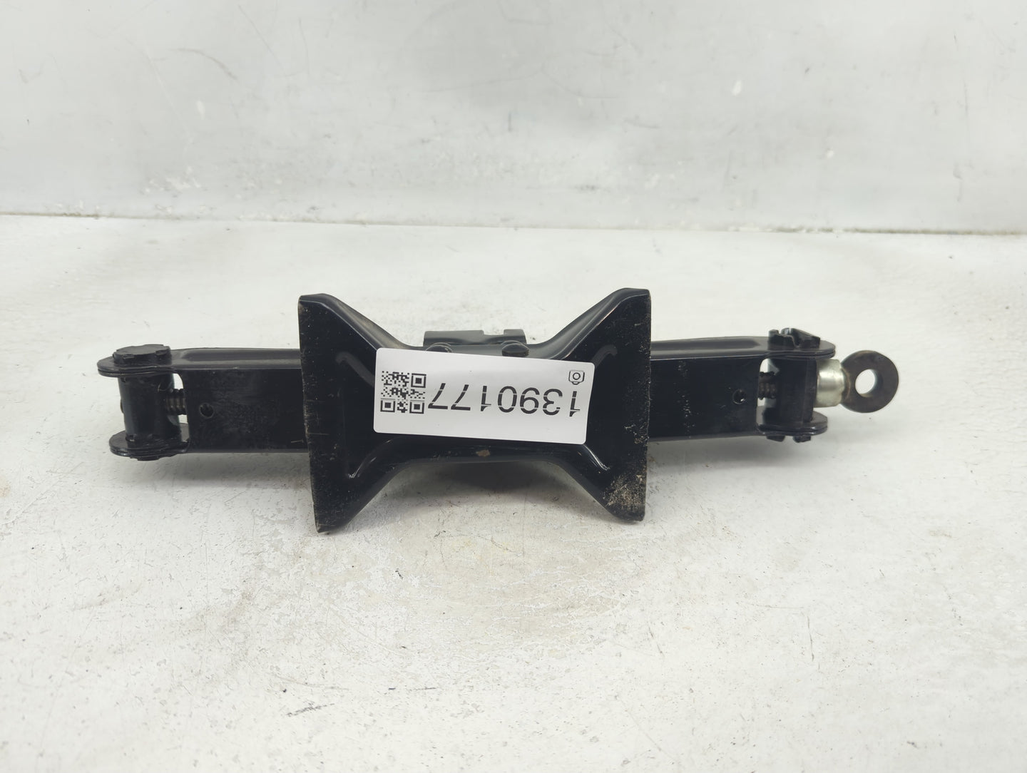 2012 Mazda 3 Spare Scissor Car Jack - Oemusedautoparts1.com