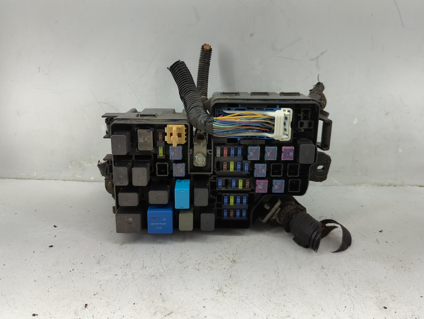 2012 Mazda 3 Fusebox Fuse Box Panel Relay Module P/N:BBM6-66761 Fits OEM Used Auto Parts - Oemusedautoparts1.com