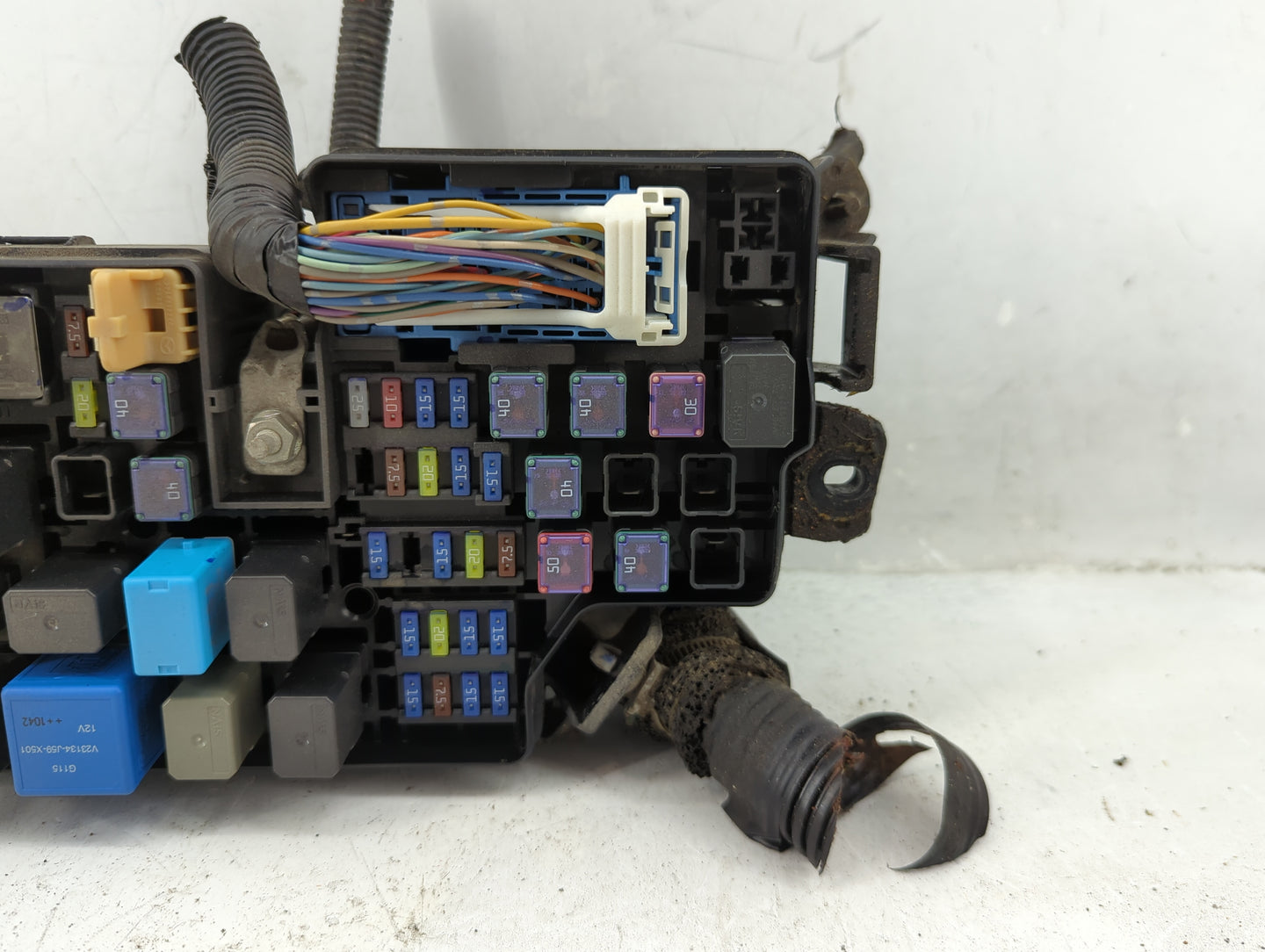 2012 Mazda 3 Fusebox Fuse Box Panel Relay Module P/N:BBM6-66761 Fits OEM Used Auto Parts - Oemusedautoparts1.com