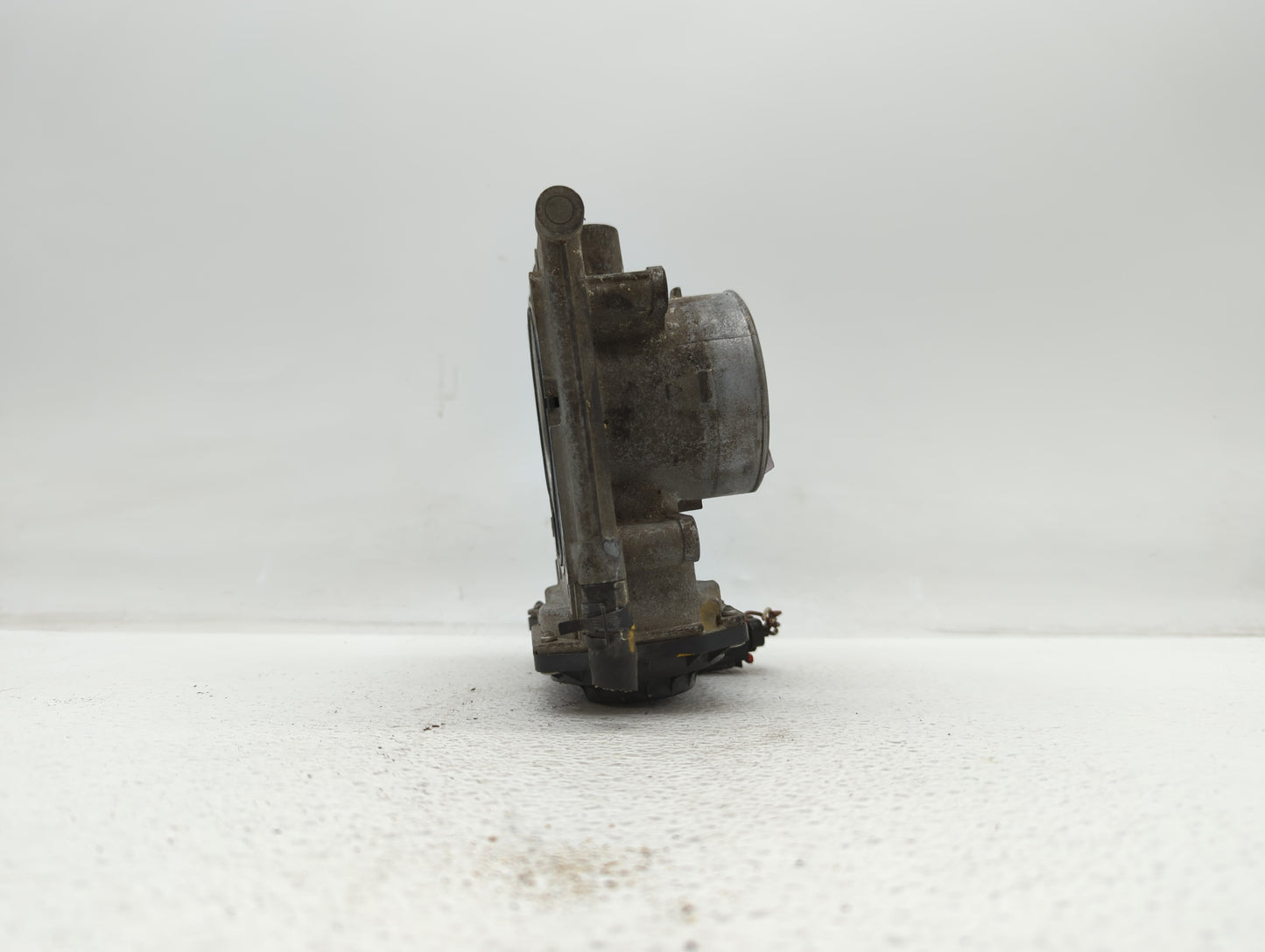 2006-2013 Mazda 3 Throttle Body P/N:6M8G-9F991-A L3R4 13 640, L3G2 13 640 A Fits Fits 2006 2007 2008 2009 2010 2011 2012 201
