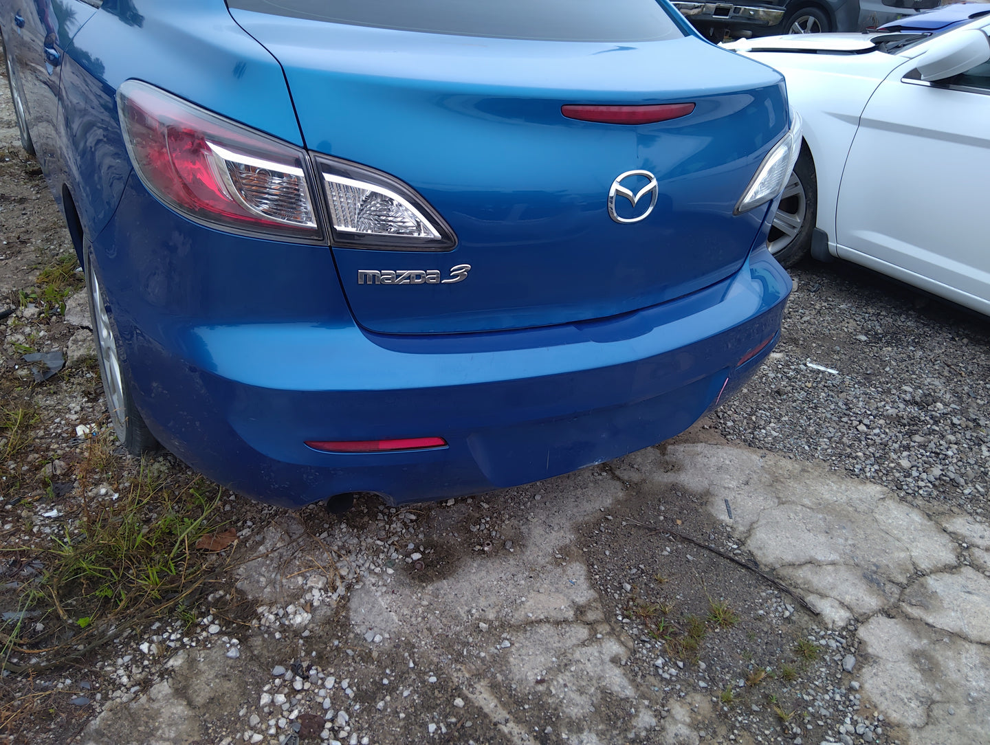 2012-2013 Mazda 3 Rear Bumper Assembly Oem - Oemusedautoparts1.com