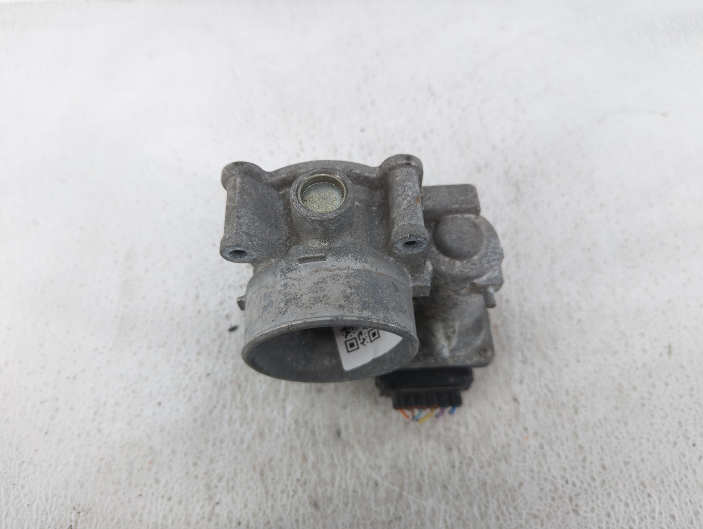 2012-2018 Mazda 3 Throttle Body P/N:PE01 13 640 Fits Fits 2012 2013 2014 2015 2016 2017 2018 OEM Used Auto Parts - Oemusedau