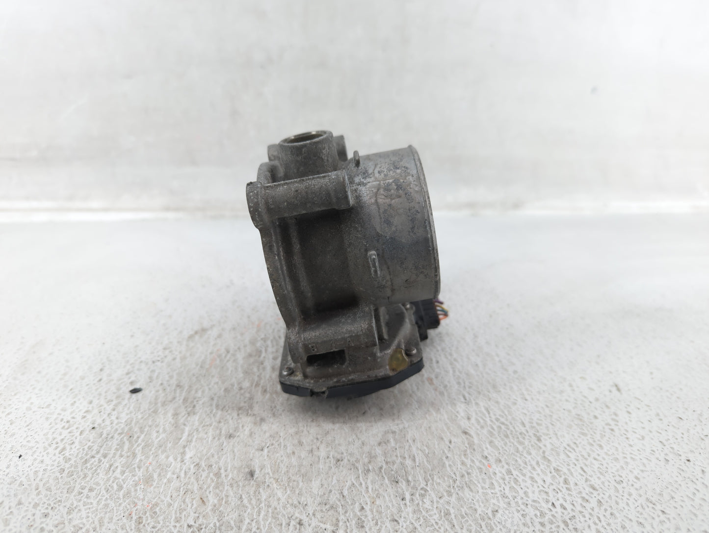 2012-2018 Mazda 3 Throttle Body P/N:PE01 13 640 Fits Fits 2012 2013 2014 2015 2016 2017 2018 OEM Used Auto Parts - Oemusedau