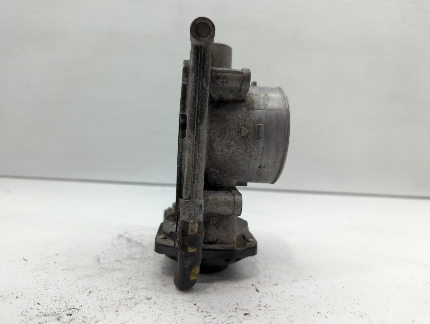 2006-2013 Mazda 3 Throttle Body P/N:L3R4 13 640 Fits Fits 2006 2007 2008 2009 2010 2011 2012 2013 OEM Used Auto Parts - Oemu