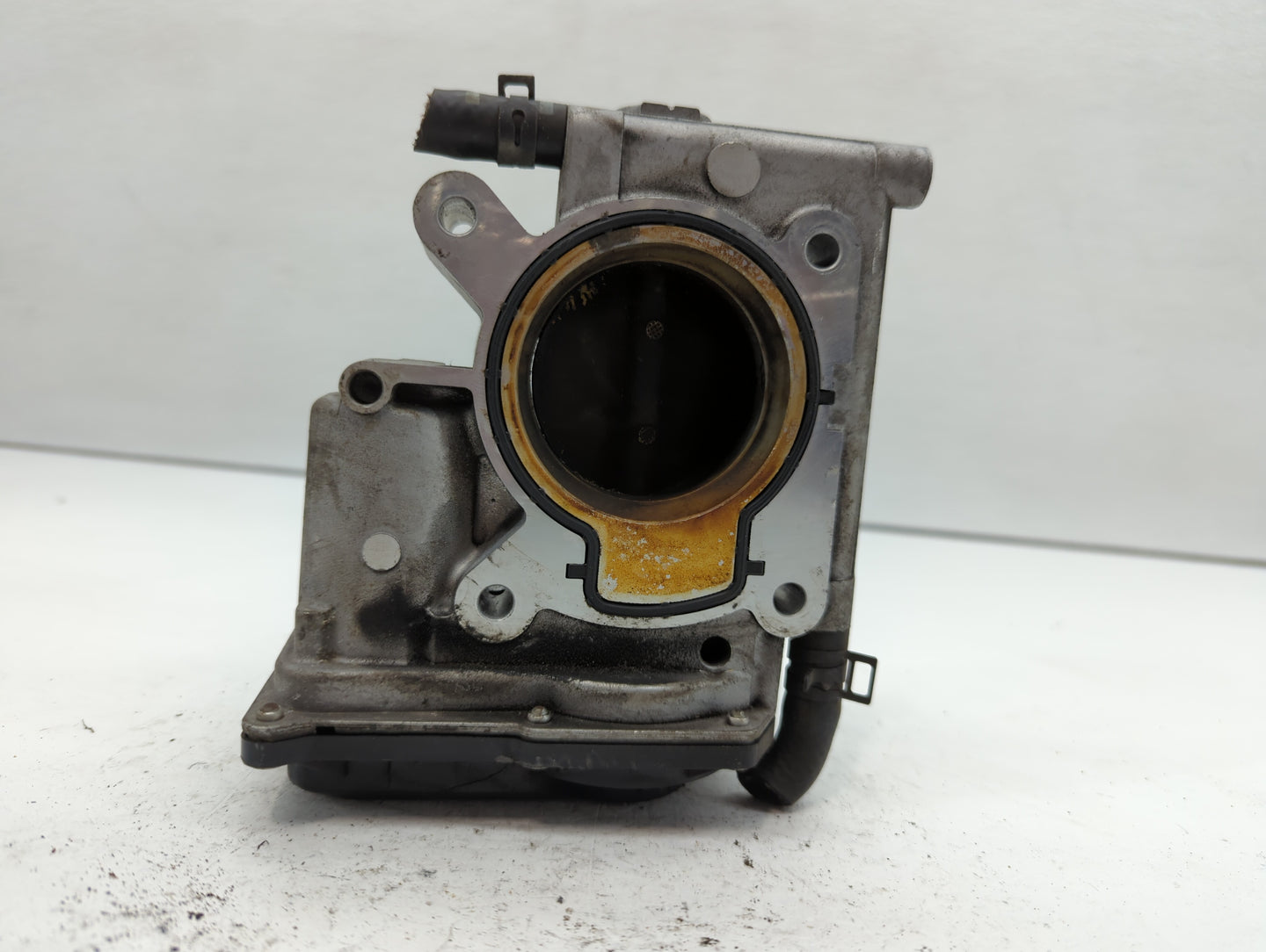 2006-2013 Mazda 3 Throttle Body P/N:L3R4 13 640 Fits Fits 2006 2007 2008 2009 2010 2011 2012 2013 OEM Used Auto Parts - Oemu