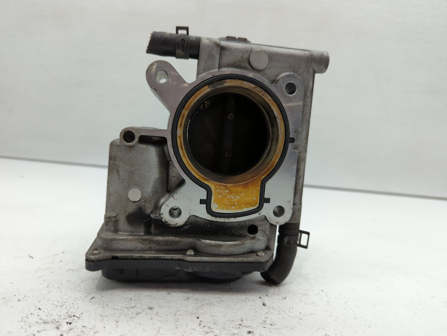 2006-2013 Mazda 3 Throttle Body P/N:L3R4 13 640 Fits Fits 2006 2007 2008 2009 2010 2011 2012 2013 OEM Used Auto Parts - Oemu