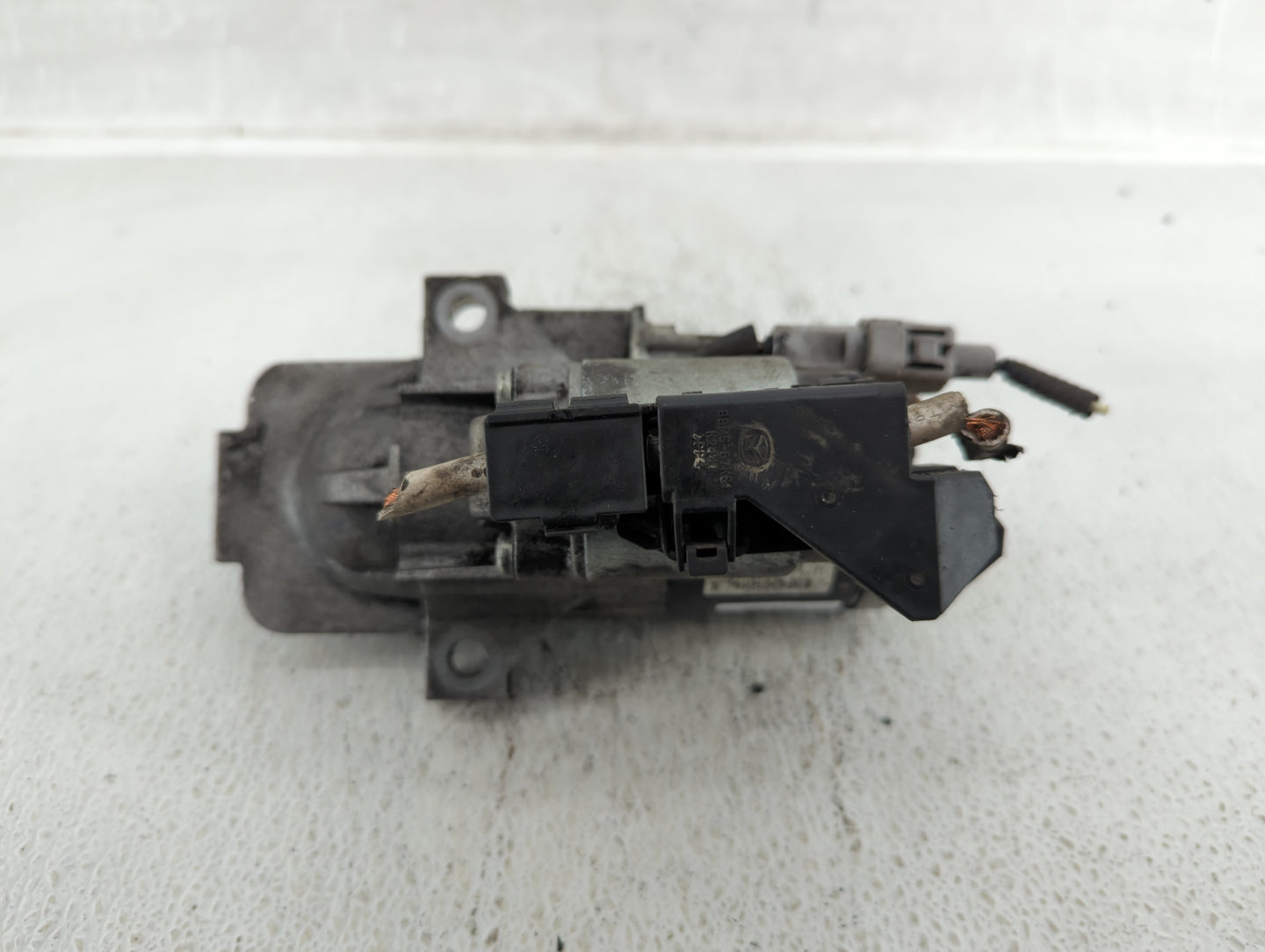 2010-2013 Mazda 3 Car Starter Motor Solenoid OEM P/N:M000T33271 Fits Fits 2010 2011 2012 2013 OEM Used Auto Parts - Oemuseda