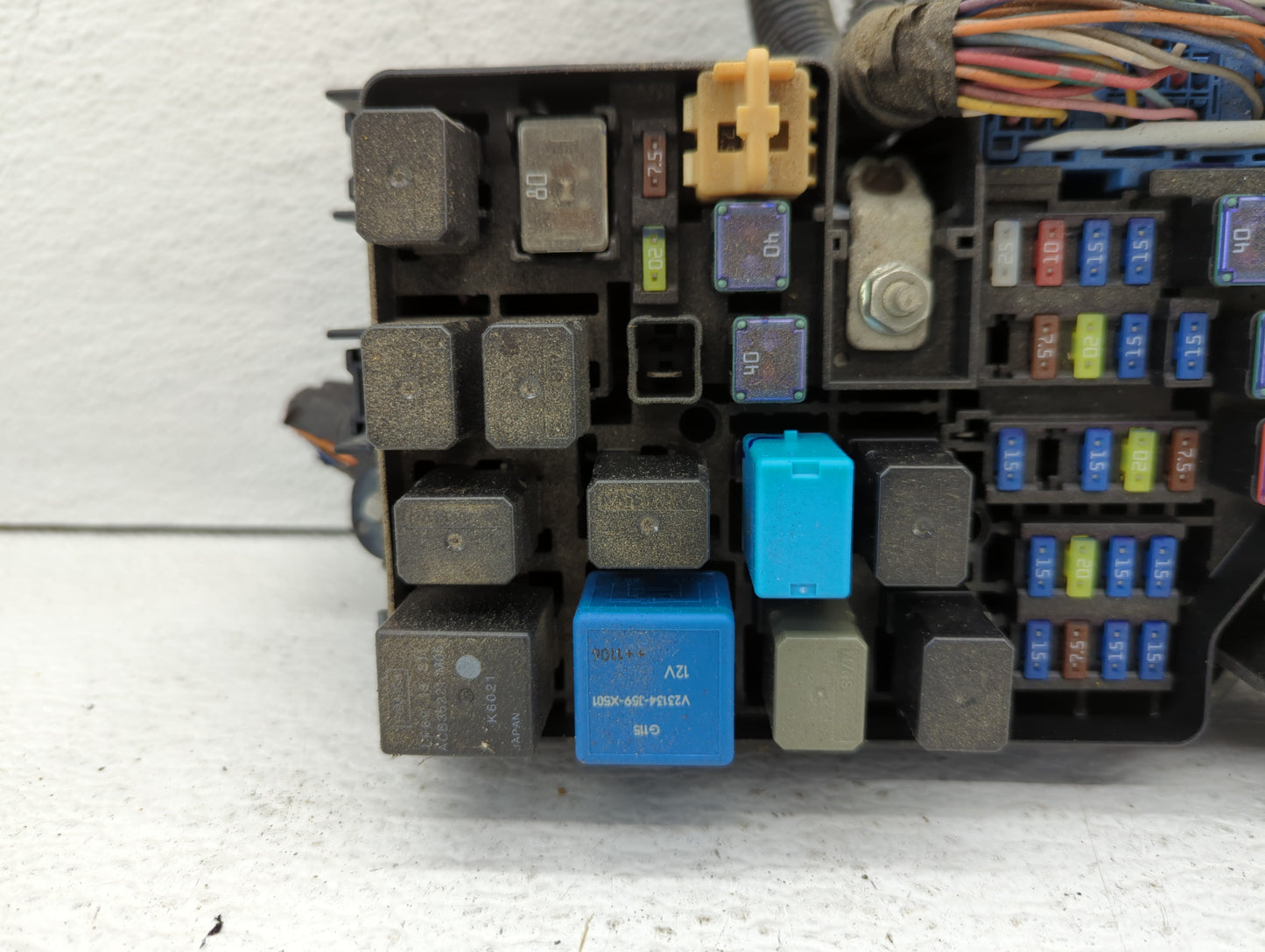 2011-2012 Mazda 3 Chassis Control Module Ccm Bcm Body Control - Oemusedautoparts1.com