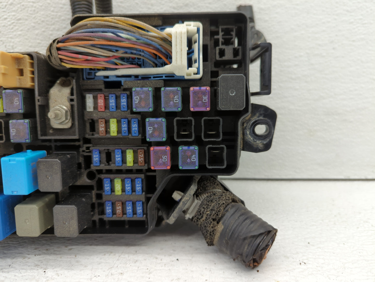 2011-2012 Mazda 3 Chassis Control Module Ccm Bcm Body Control - Oemusedautoparts1.com