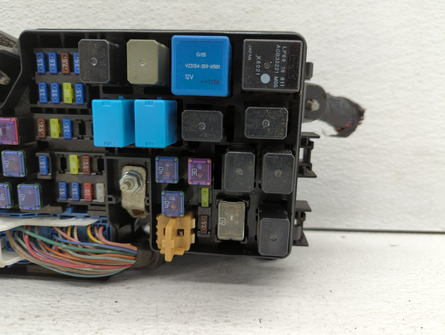 2011-2012 Mazda 3 Chassis Control Module Ccm Bcm Body Control Bbm6-66761 - Oemusedautoparts1.com