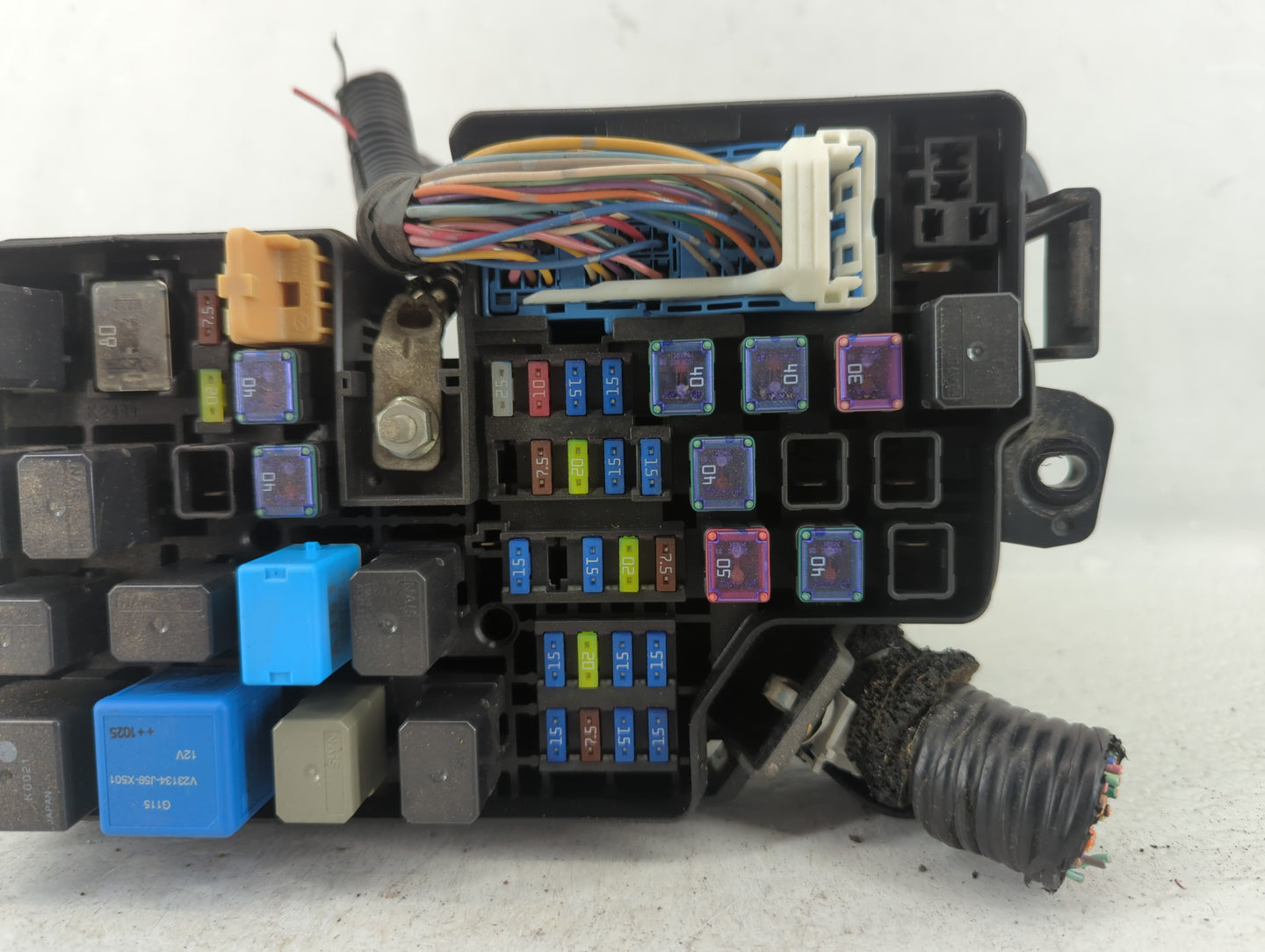 2011-2012 Mazda 3 Chassis Control Module Ccm Bcm Body Control |bbm6-66761 - Oemusedautoparts1.com