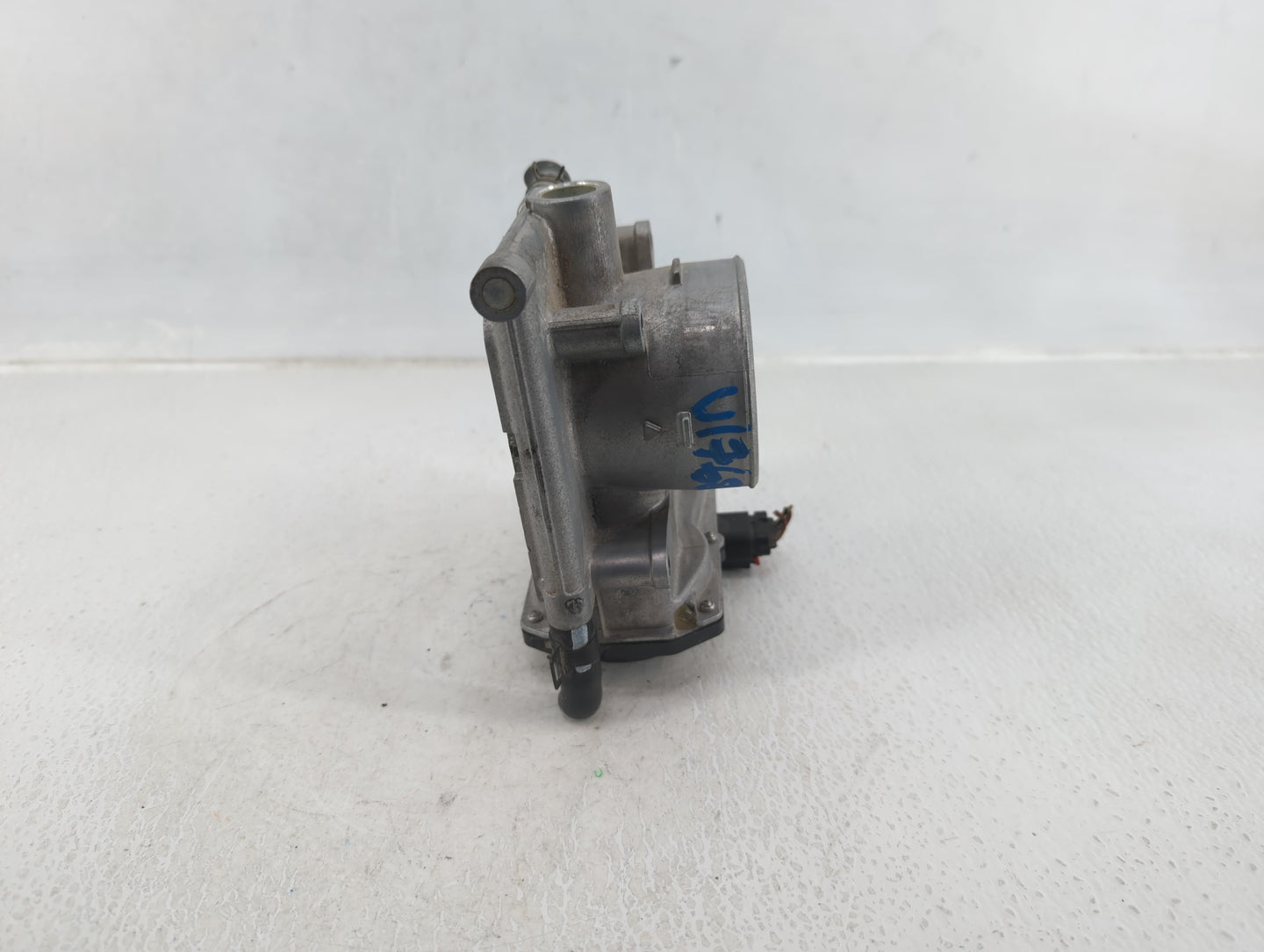2006-2013 Mazda 3 Throttle Body P/N:L3R4 13 640 Fits Fits 2006 2007 2008 2009 2010 2011 2012 2013 OEM Used Auto Parts - Oemu