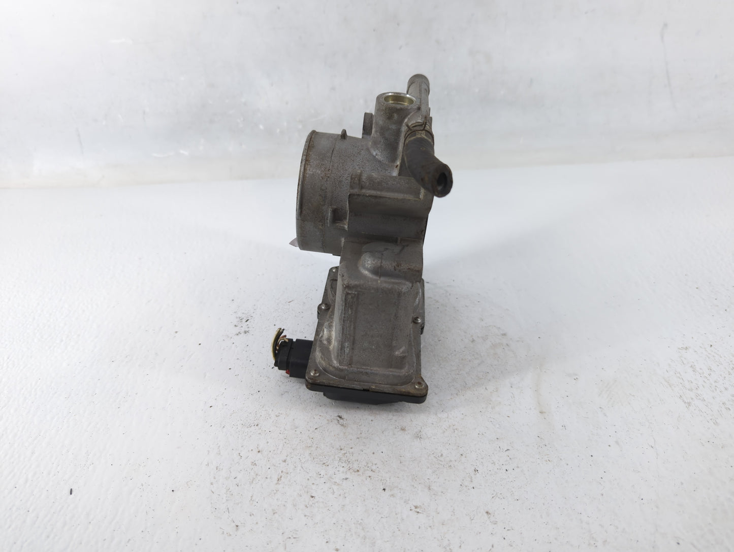 2012-2018 Mazda 3 Throttle Body P/N:K4238 L3R4 13 640 Fits Fits 2012 2013 2014 2015 2016 2017 2018 OEM Used Auto Parts - Oem