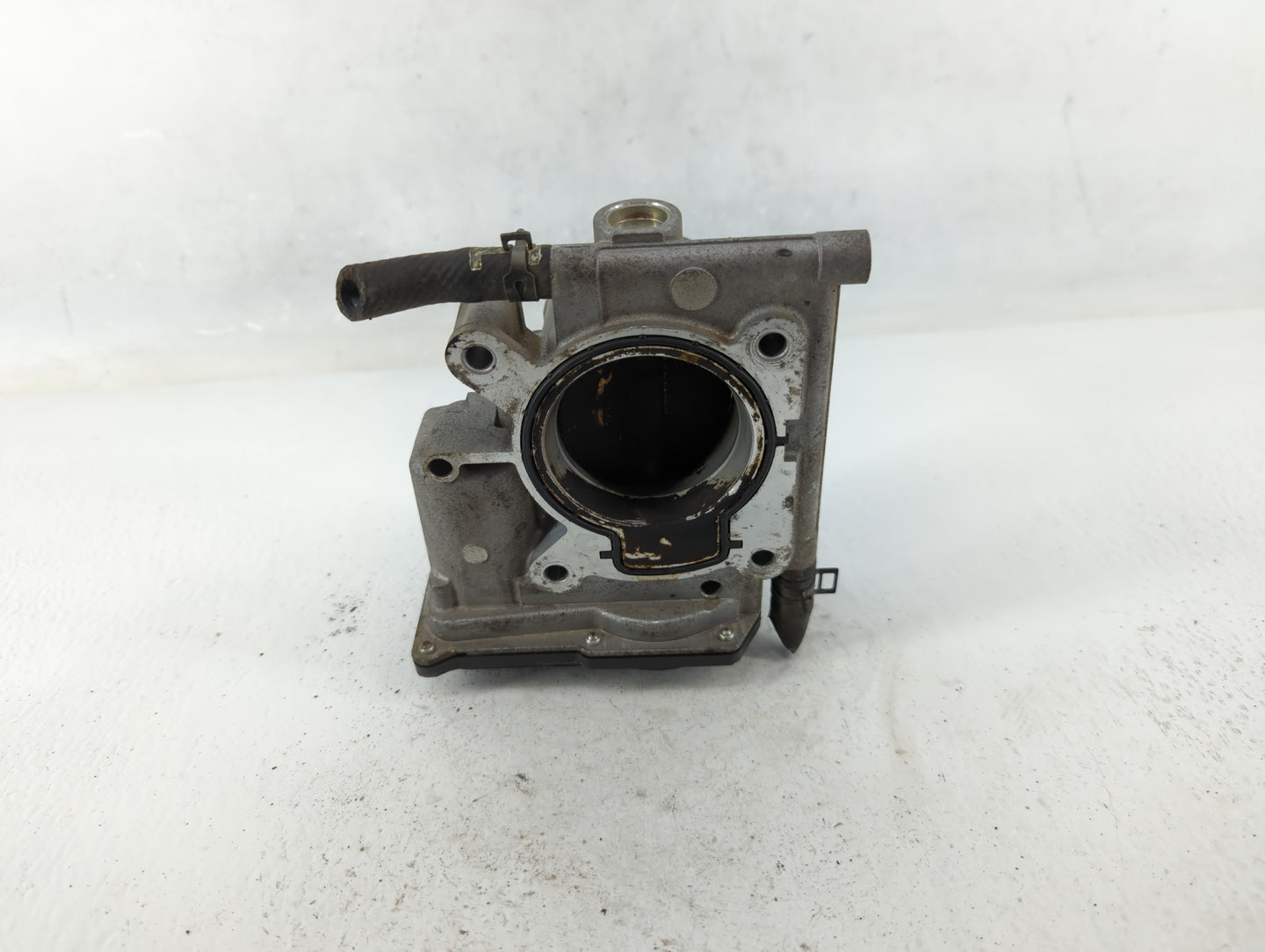 2012-2018 Mazda 3 Throttle Body P/N:K4238 L3R4 13 640 Fits Fits 2012 2013 2014 2015 2016 2017 2018 OEM Used Auto Parts - Oem